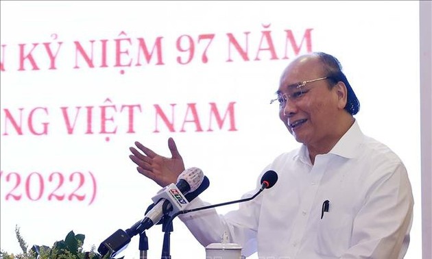 Presidente de Vietnam destaca papel de la prensa nacional 