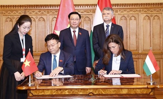 Vietnam y Hungría sellan acuerdo de cooperación jurídica para 2022-2023 