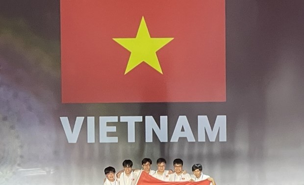 Estudiantes vietnamitas traen gloria a su país en competencia internacional 
