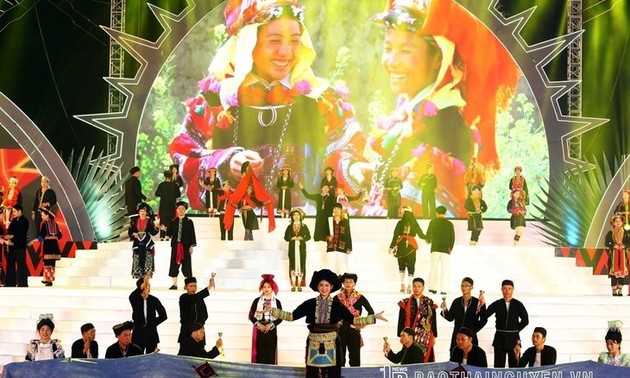 Celebran el Segundo Festival Cultural Nacional de la etnia Dao en Thai Nguyen