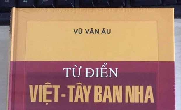 Publican por primera vez en Vietnam un diccionario vietnamita - español