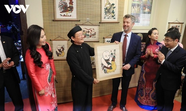 Príncipe heredero de Dinamarca descubre la cultura de Hanói