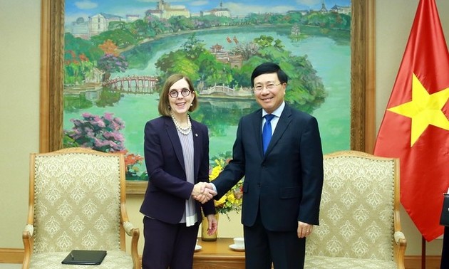 Vicepremier vietnamita se reúne con gobernadora del estado de Oregón