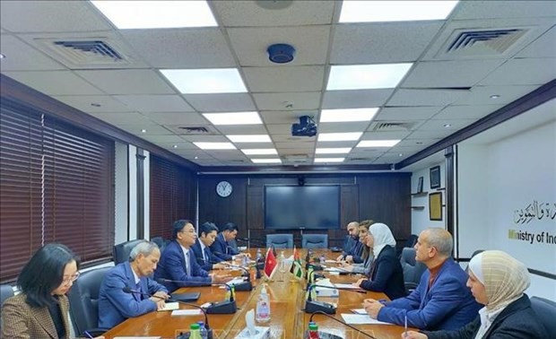 Vietnam y Jordania aumentarán cooperación multifacética