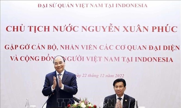 Jefe de Estado se reúne con la comunidad vietnamita en Indonesia