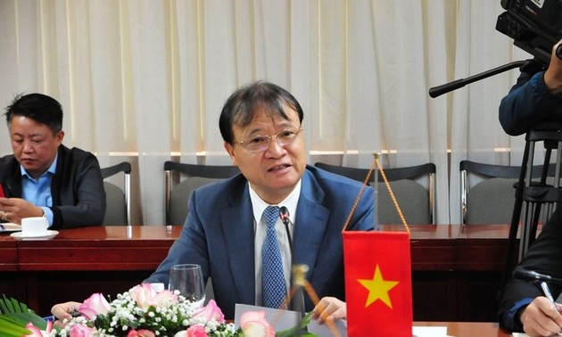 Vietnam pide a Estados Unidos facilitar la exportación de sus frutas