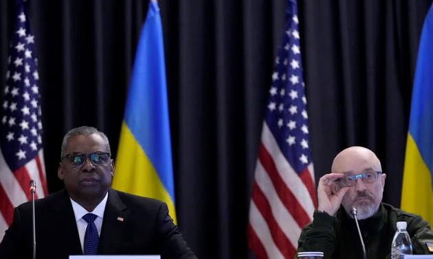 El grupo de contacto de Ucrania debate la ayuda militar a Kiev