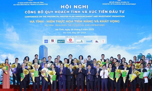 Líder parlamentario asiste a la conferencia sobre planificación de Ha Tinh