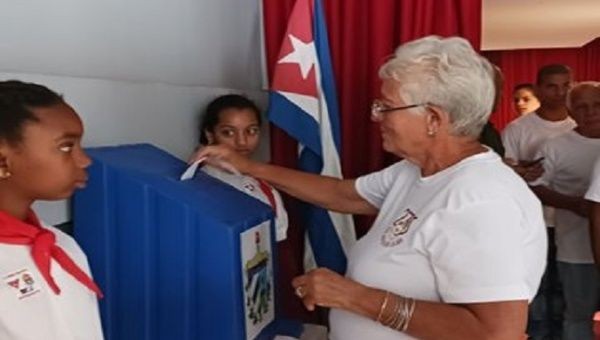 Cuba establece consejos populares locales