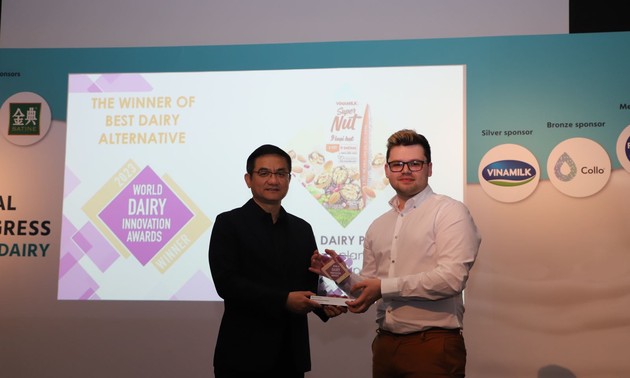Vinamilk de Vietnam honrada en Congreso Mundial de Industria Láctea
