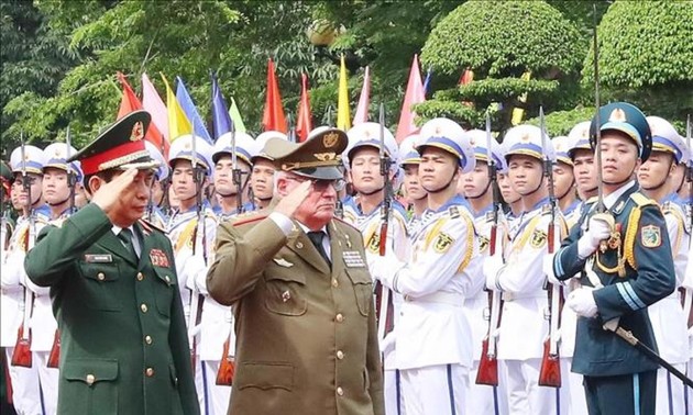 Vietnam y Cuba robustecen cooperación en defensa