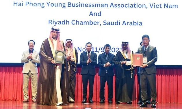 Celebran Foro Empresarial Vietnam-Arabia Saudita