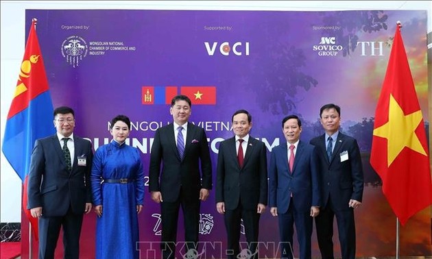 Celebran en Hanói Foro Empresarial Vietnam-Mongolia 