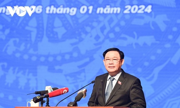 Presidente de la Asamblea Nacional reunido con electores de Hai Phong