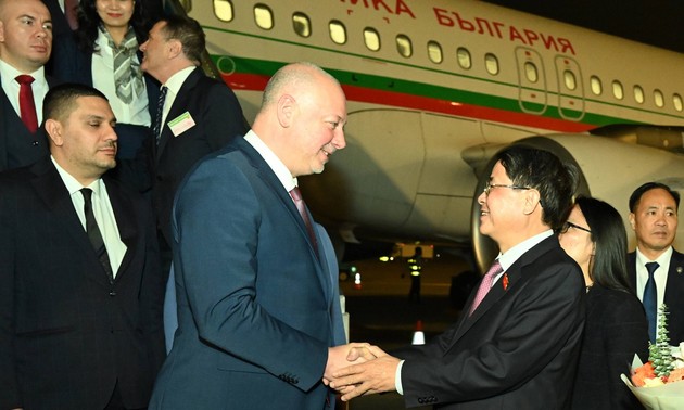 Titular del Parlamento búlgaro inicia su visita oficial a Vietnam