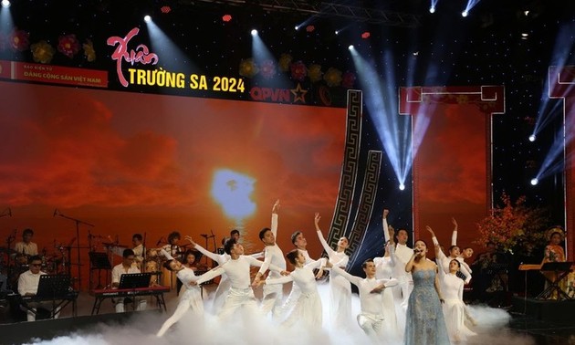 “Truong Sa en la Primavera 2024”, un espectáculo de amor dedicado a los soldados en el mar