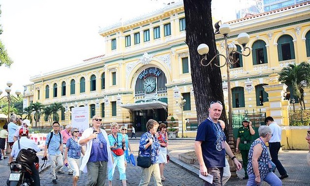 Ciudad Ho Chi Minh recibe a 75.000 turistas extranjeros en días del Tet 