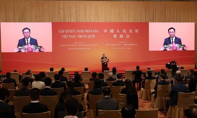 Presidente del Parlamento asiste a reunión de amistad entre Vietnam y China