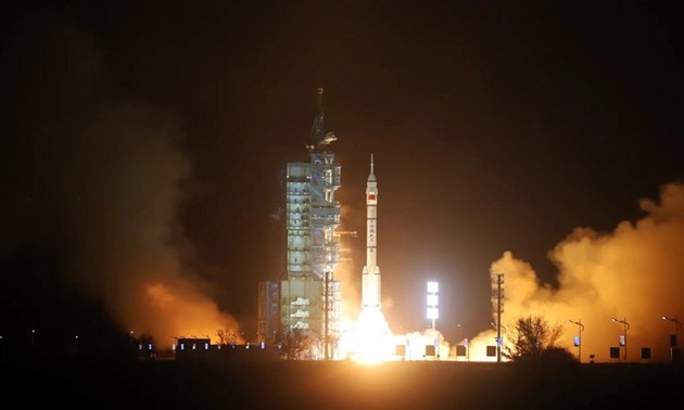  China lanza nave espacial Shenzhou-18 con tres tripulantes