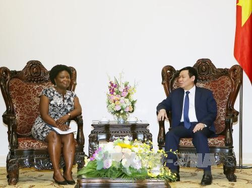 越南政府副总理王庭惠会见负责东亚及太平洋事务的世界银行副行长克瓦
