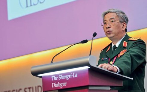 阮志咏副部长率越南国防部代表团出席香格里拉对话会