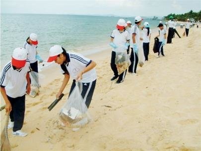 清洁大海——庆和省2016夏季青年志愿者活动的重头戏
