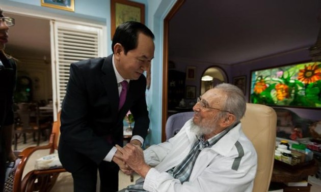 越南国家主席陈大光看望古巴革命领袖菲德尔•卡斯特罗