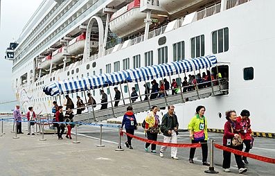 2017年以来岘港港共接待海路游客同比增长30%