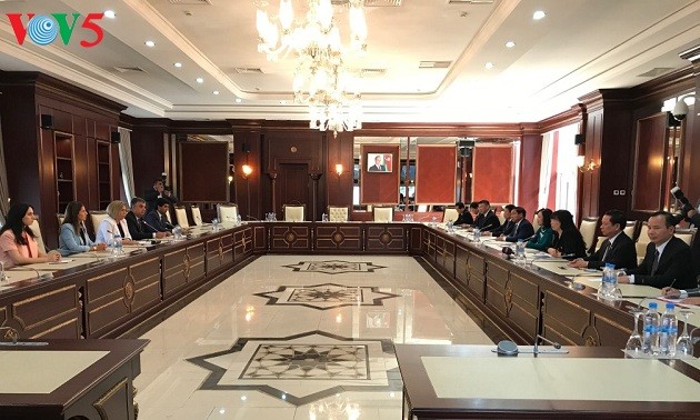 越共中央代表团对阿塞拜疆进行工作访问