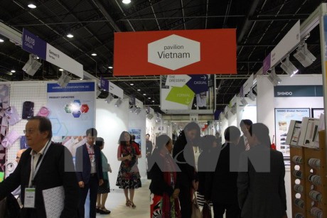 越南出席法国巴黎国际服装采购展