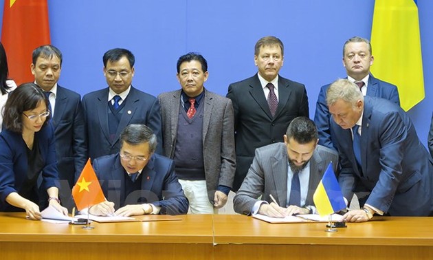 越南与乌克兰政府间经贸和科技合作委员会第14次会议在基辅举行
