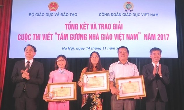 2017年“越南教师楷模”作文大赛颁奖
