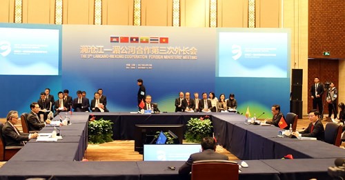 越南政府副总理兼外长范平明出席澜沧江-湄公河合作第三次外长会