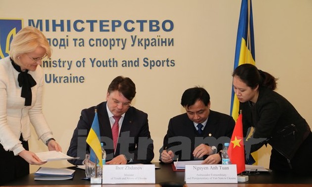 越南和乌克兰签署体育合作协议