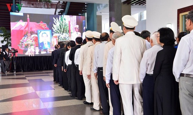 越南全国人民深切悼念前总理潘文凯