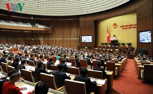 越南14届国会5次会议：国会讨论2017年经济社会发展计划和国家财政预算执行情况