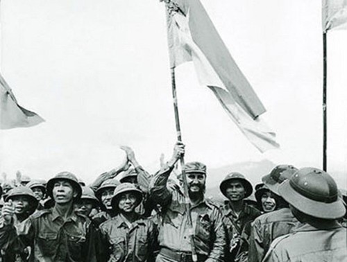 古巴领袖菲德尔·卡斯特罗对越南南方解放区进行访问45周年纪念会举行