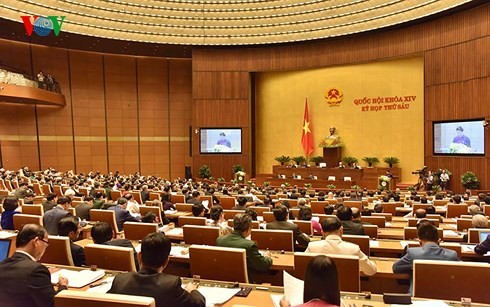越南国会审议决定人事问题 选举国家主席