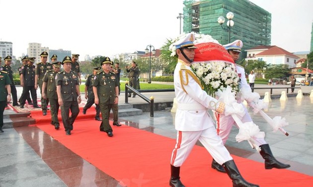 柬埔寨缅怀在柬牺牲的援柬越南志愿军