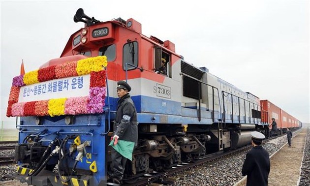 韩朝铁路对接项目开工仪式在朝鲜开城板门站举行