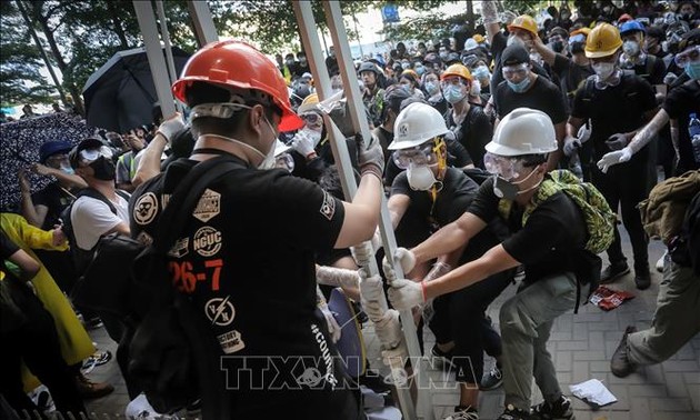 中国香港政府谴责极端暴力行为