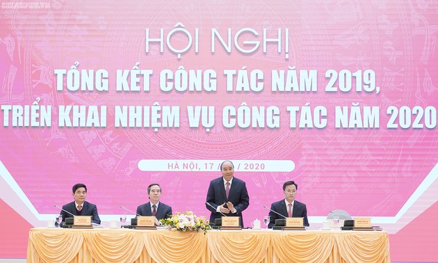 阮春福出席中央经济部2019年工作总结暨2020年任务部署会议