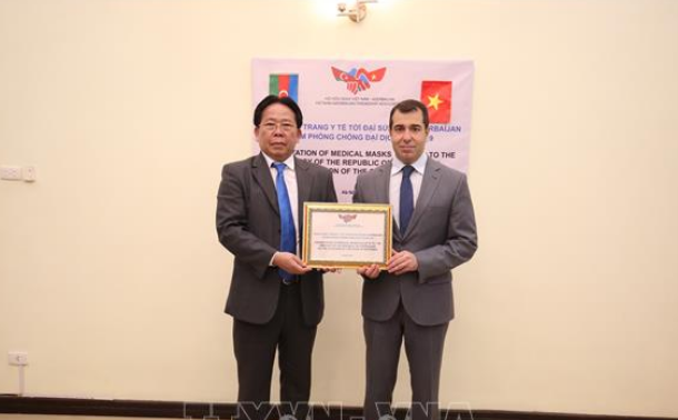 越南向阿塞拜疆捐赠1万只医用口罩