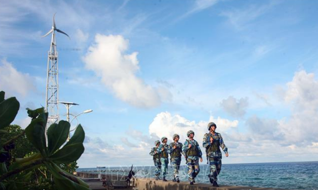 庆祝长沙群岛解放45周年