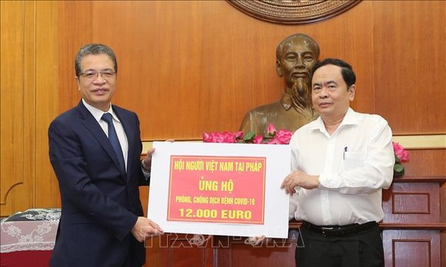 海外越南人积极支持国内防控新冠肺炎疫情
