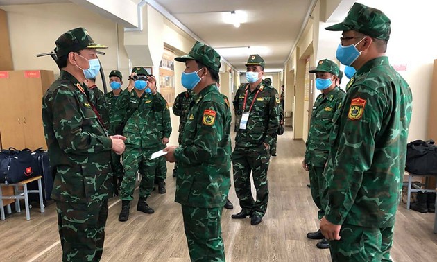 越南人民军代表团继续参加国际军事比赛
