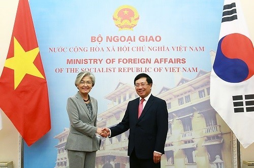 越南和韩国紧密配合落实高层领导人达成的共识