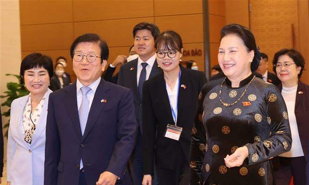 韩国国会议长朴炳锡圆满结束对越南的正式访问