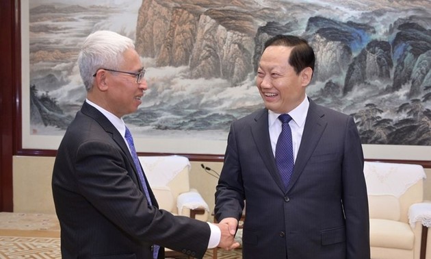 加强越南各地与中国重庆市和四川省的经贸合作