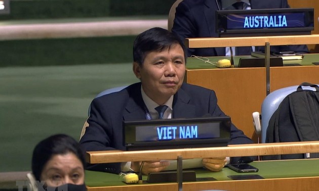 越南强调基于国际法解决所有争端